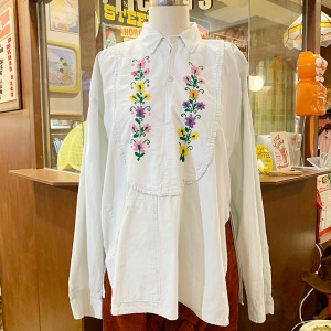 Vintage Mexican Embroidered Blouse